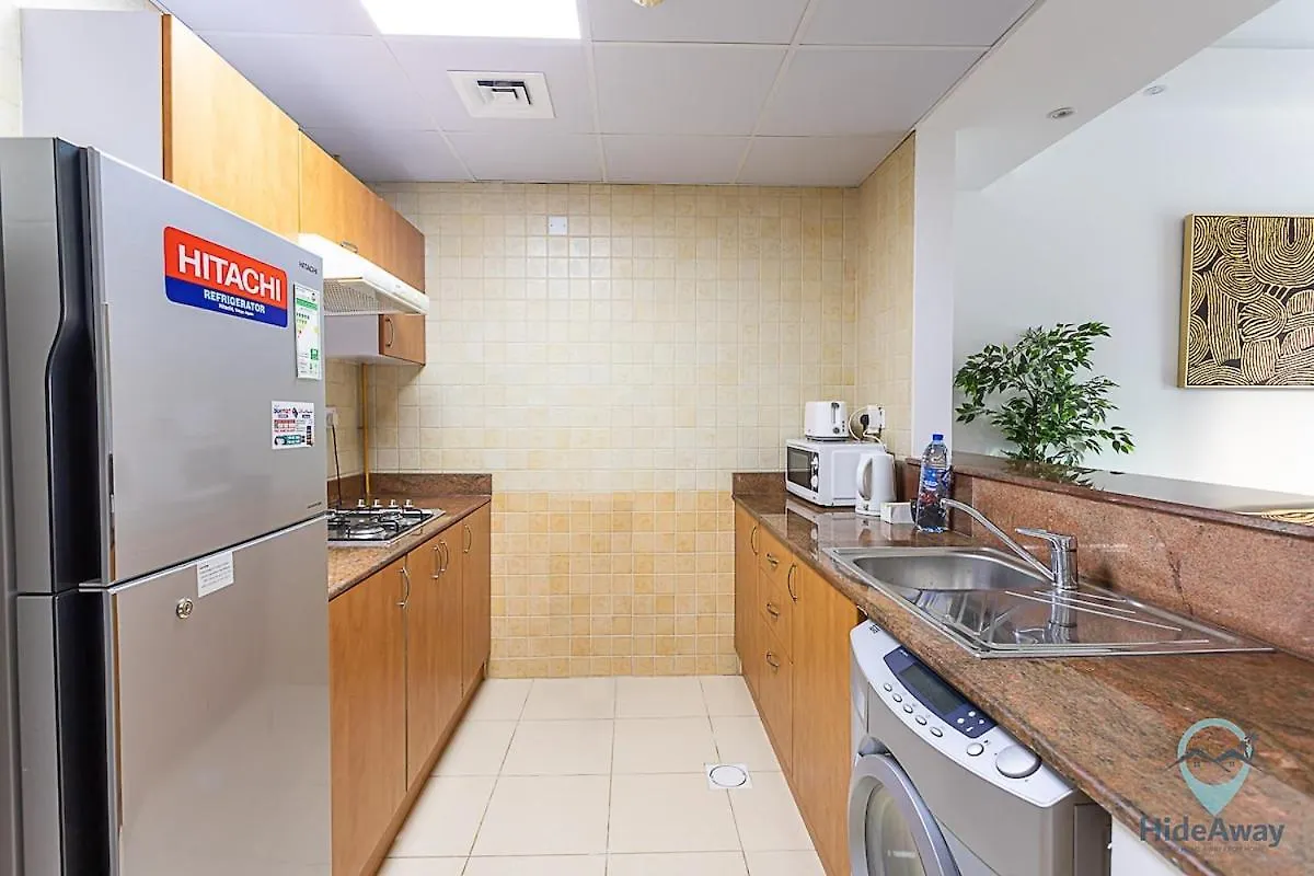 Cozy Studio L Dubai Marina L Parking, Pool & Gym 0*,  United Arab Emirates